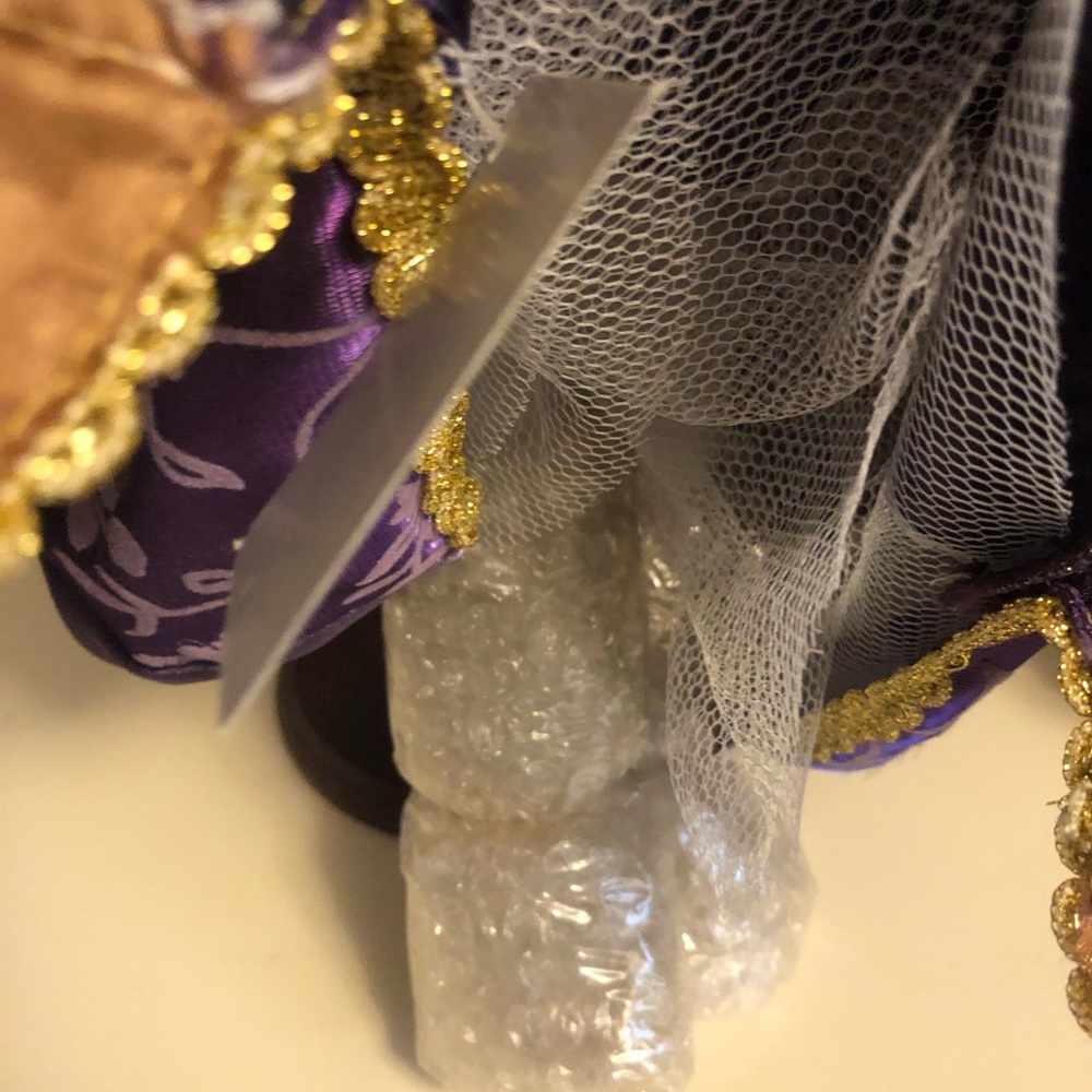 Gorgeous Porcelain Doll (Collectors Item) - Picture 7 of 9